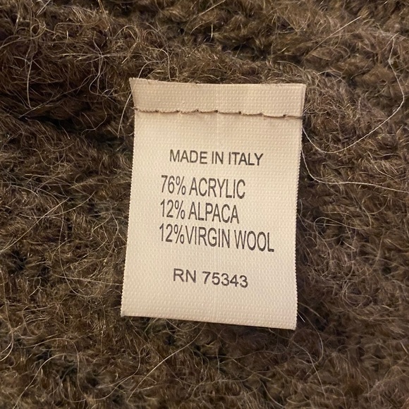 Elsamahda Brown and White Knit Cardigan with Button Closure - Picture 5 of 10